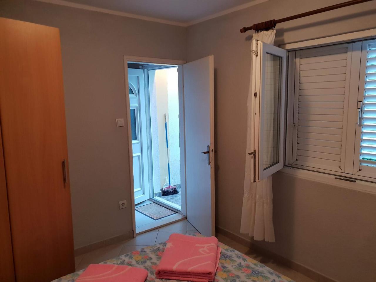Apartment Miki Херцег-Новий Екстер'єр фото